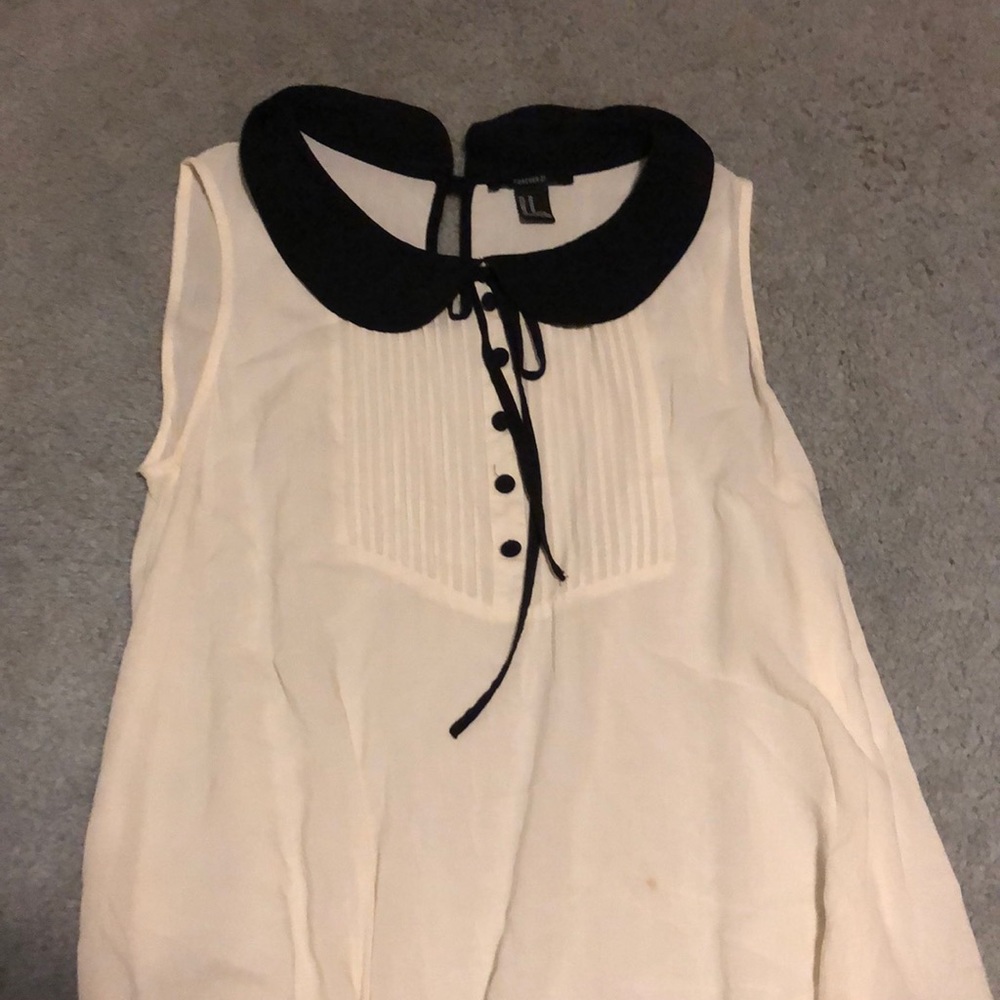 Peter Pan collared shirt